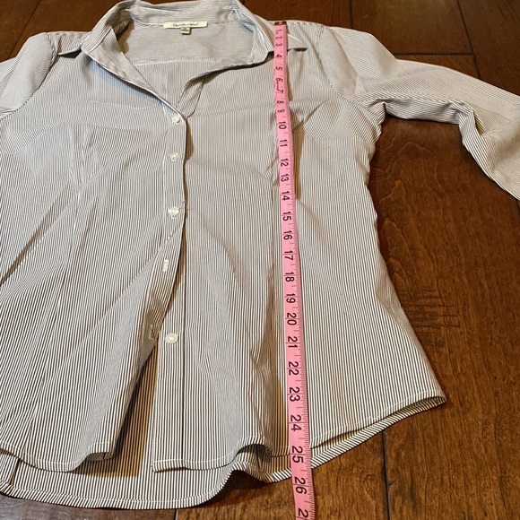 Quintessential, button-down shirt gray and white pinstripes - Picture 5 of 8